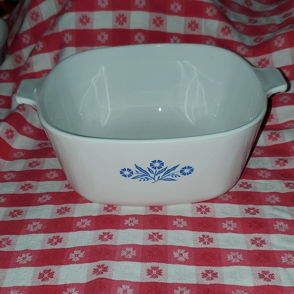 Corningware 2 1/2 Quart Dish